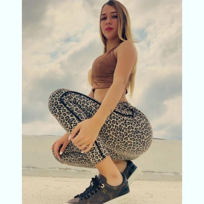    a    , o  